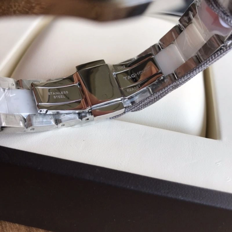 Versatile TAG HEUER Watches 203155