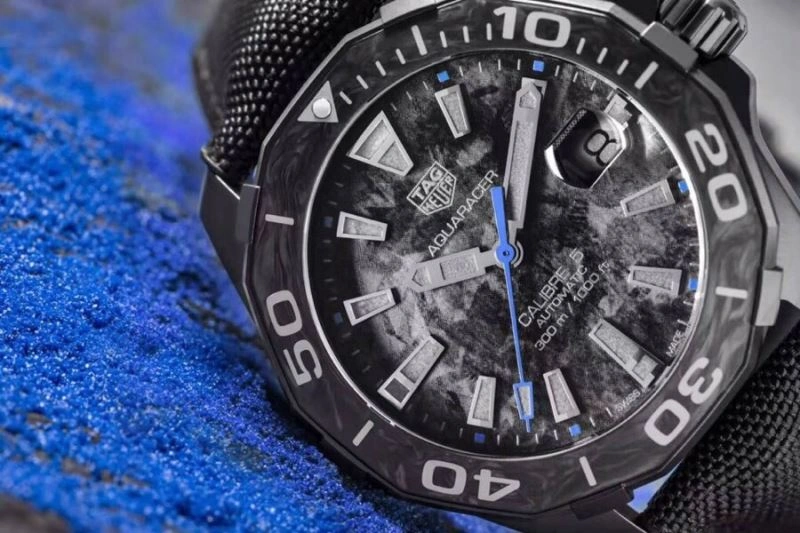 Bold TAG HEUER Watches 203089