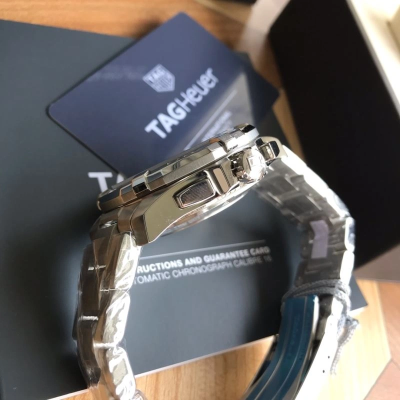 Sleek TAG HEUER Watches 203047