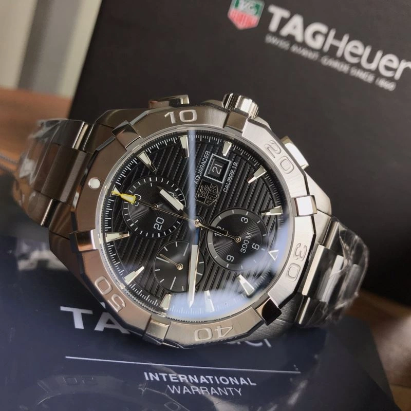 Sleek TAG HEUER Watches 203047