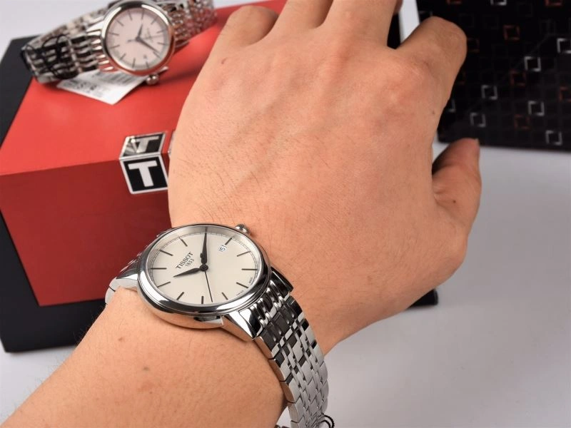 Compact TISSOT Watches 203675