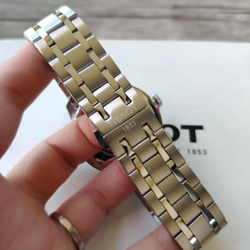 Minimalist TISSOT Watches 203678