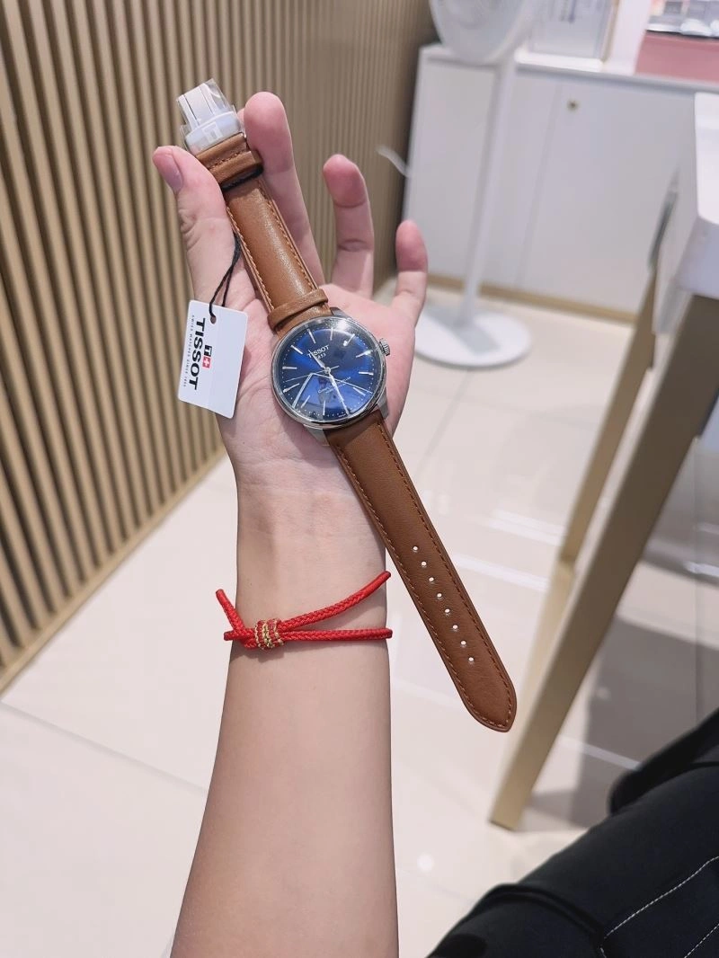 Sporty TISSOT Watches 203582