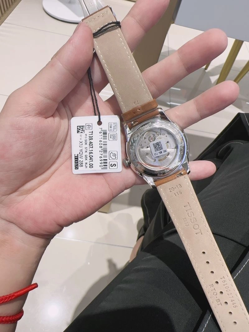 Sporty TISSOT Watches 203582