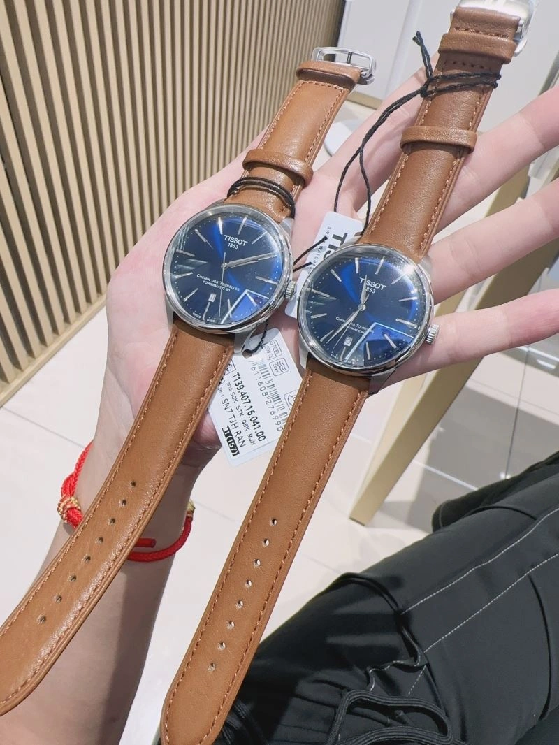 Sporty TISSOT Watches 203582