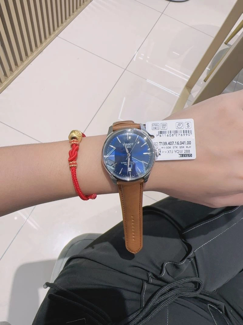 Sporty TISSOT Watches 203582