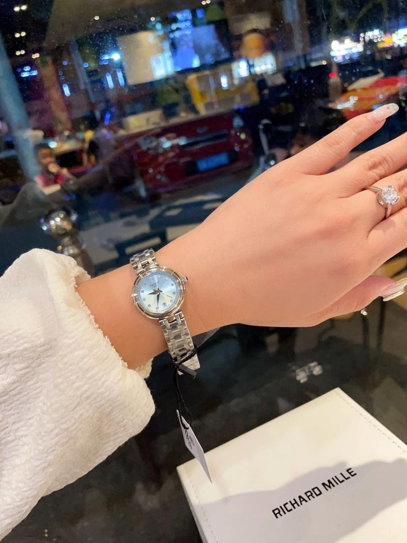 Modern TISSOT Watches 203521