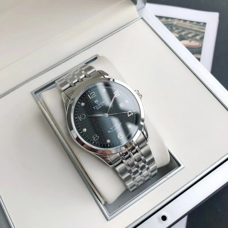 Vibrant TUDOR Watches 204207