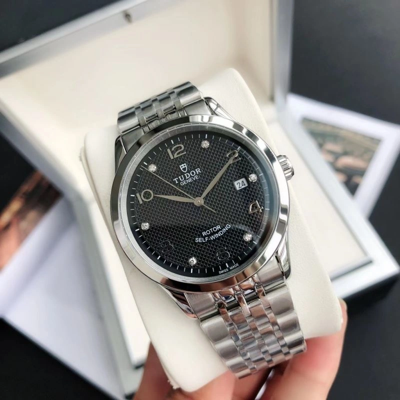 Vibrant TUDOR Watches 204207