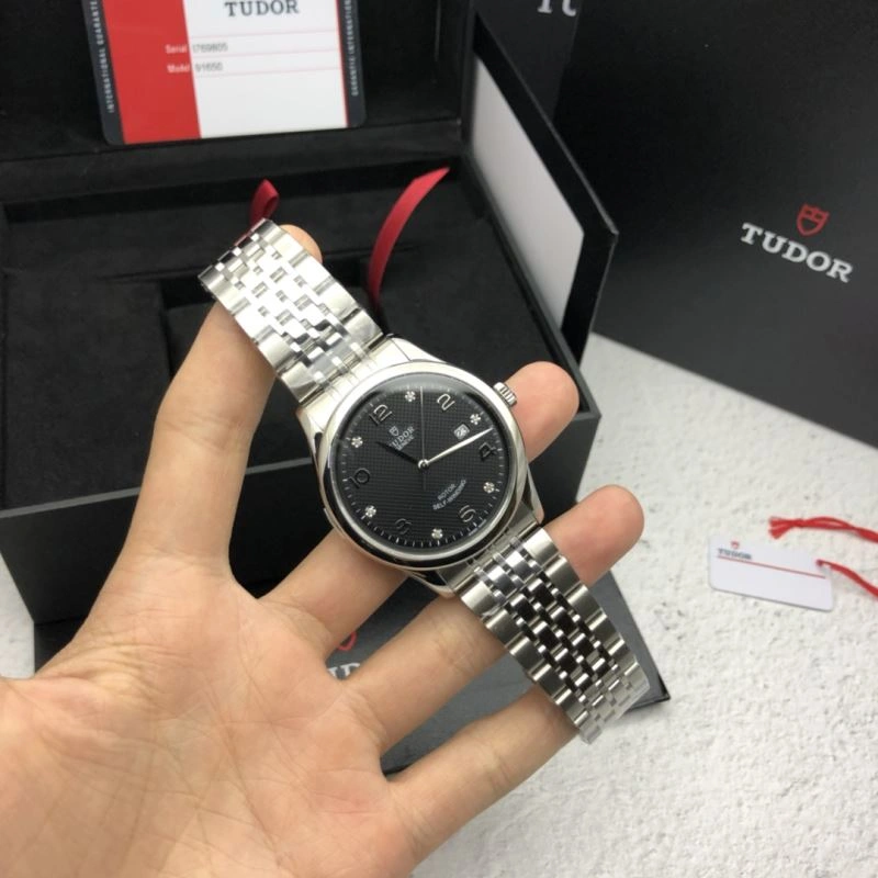 TUDOR Watches Sleek 204189