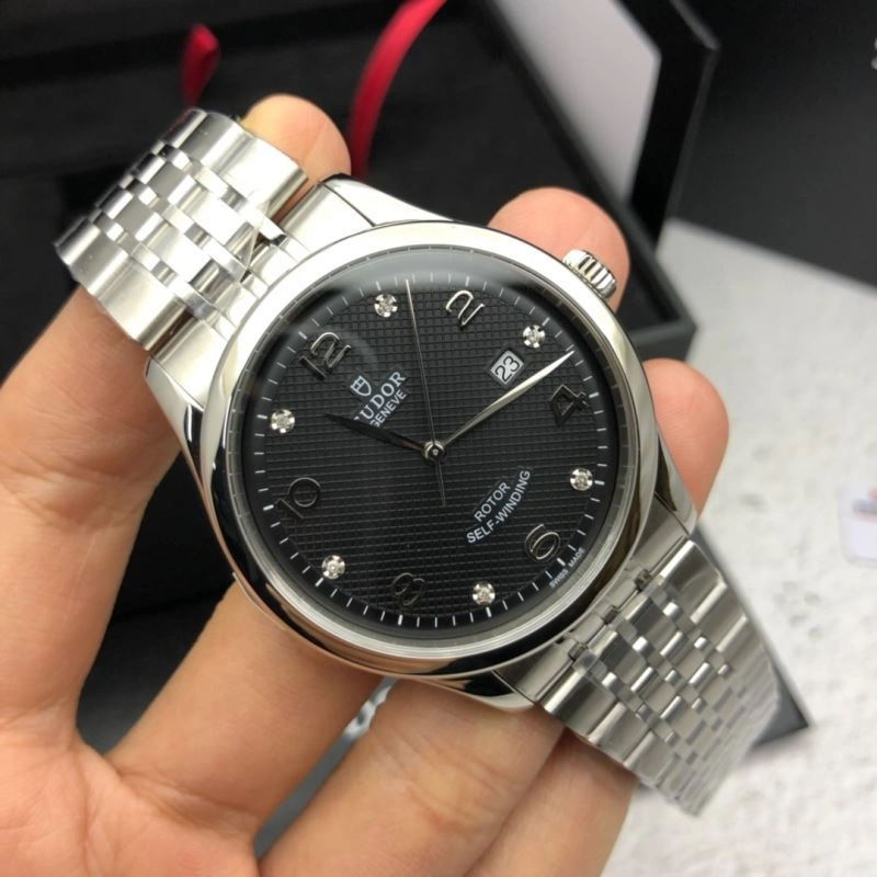 TUDOR Watches Sleek 204189