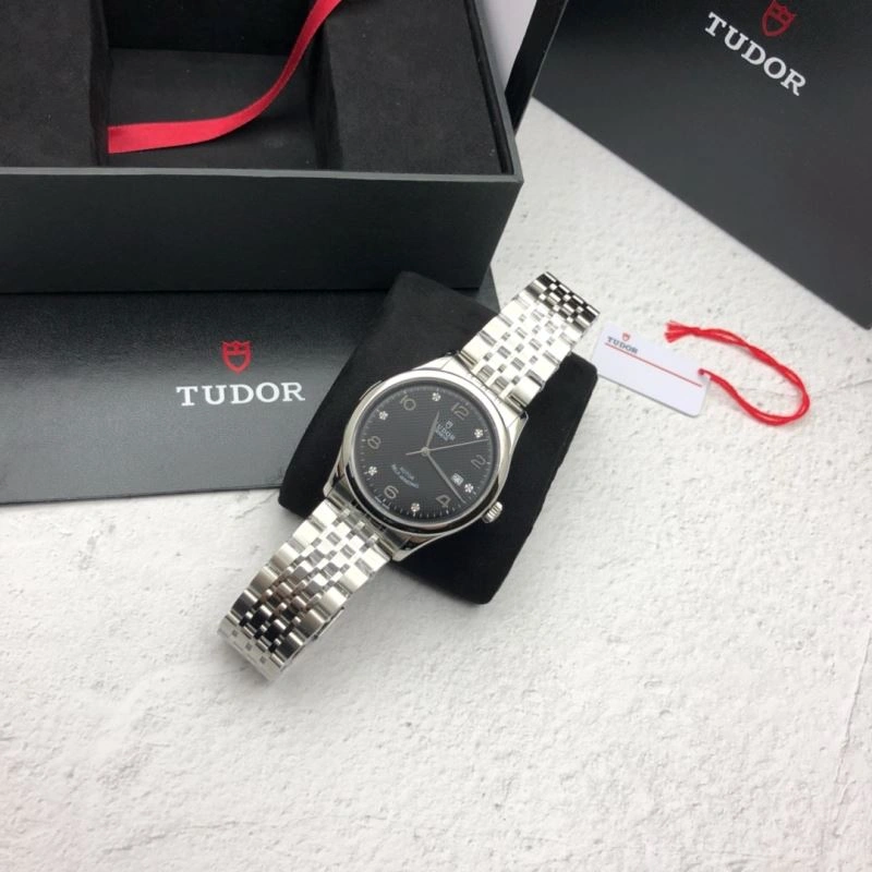 TUDOR Watches Sleek 204189