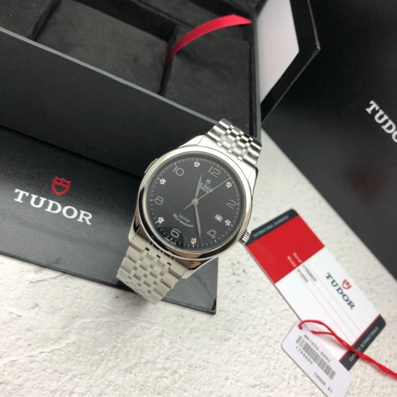 TUDOR Watches Sleek 204189