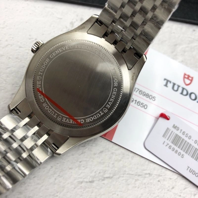 TUDOR Watches Sleek 204189