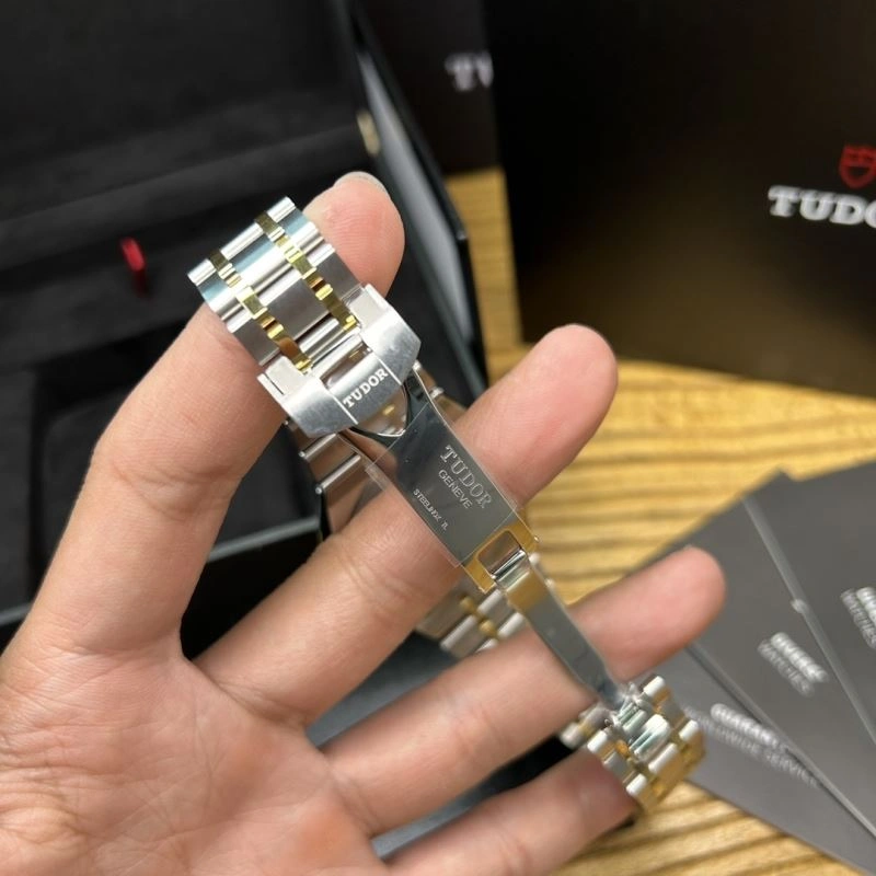 TUDOR Watches TravelReady 204202