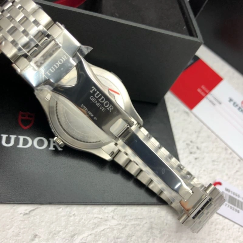 SmoothTexture TUDOR Watches 204180