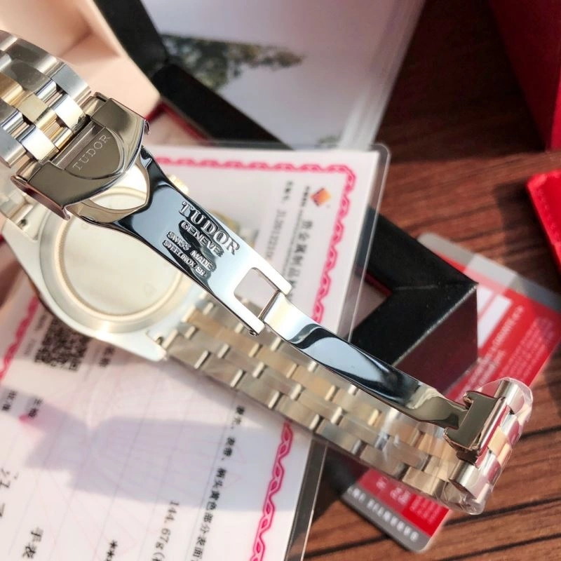 TUDOR Watches Vibrant 204121