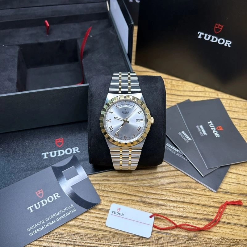 Compact TUDOR Watches 204119