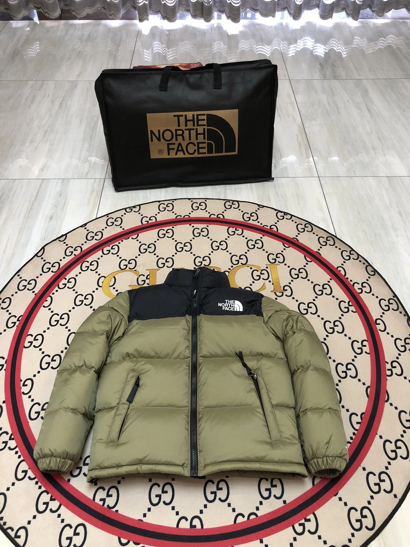 RelaxedFit The North Face Down Jackets 173243
