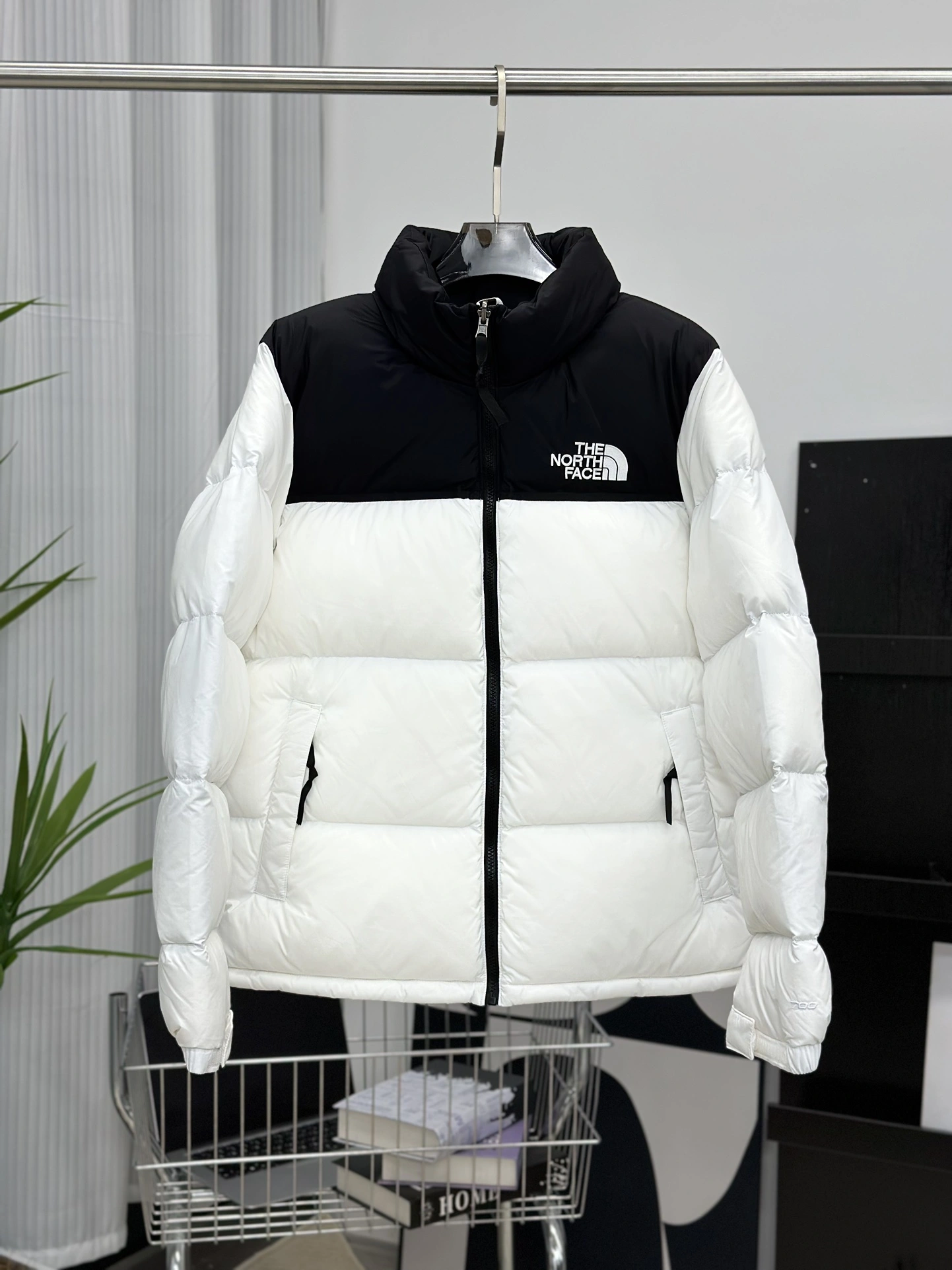 The North Face Down Jackets HighQuality 173162