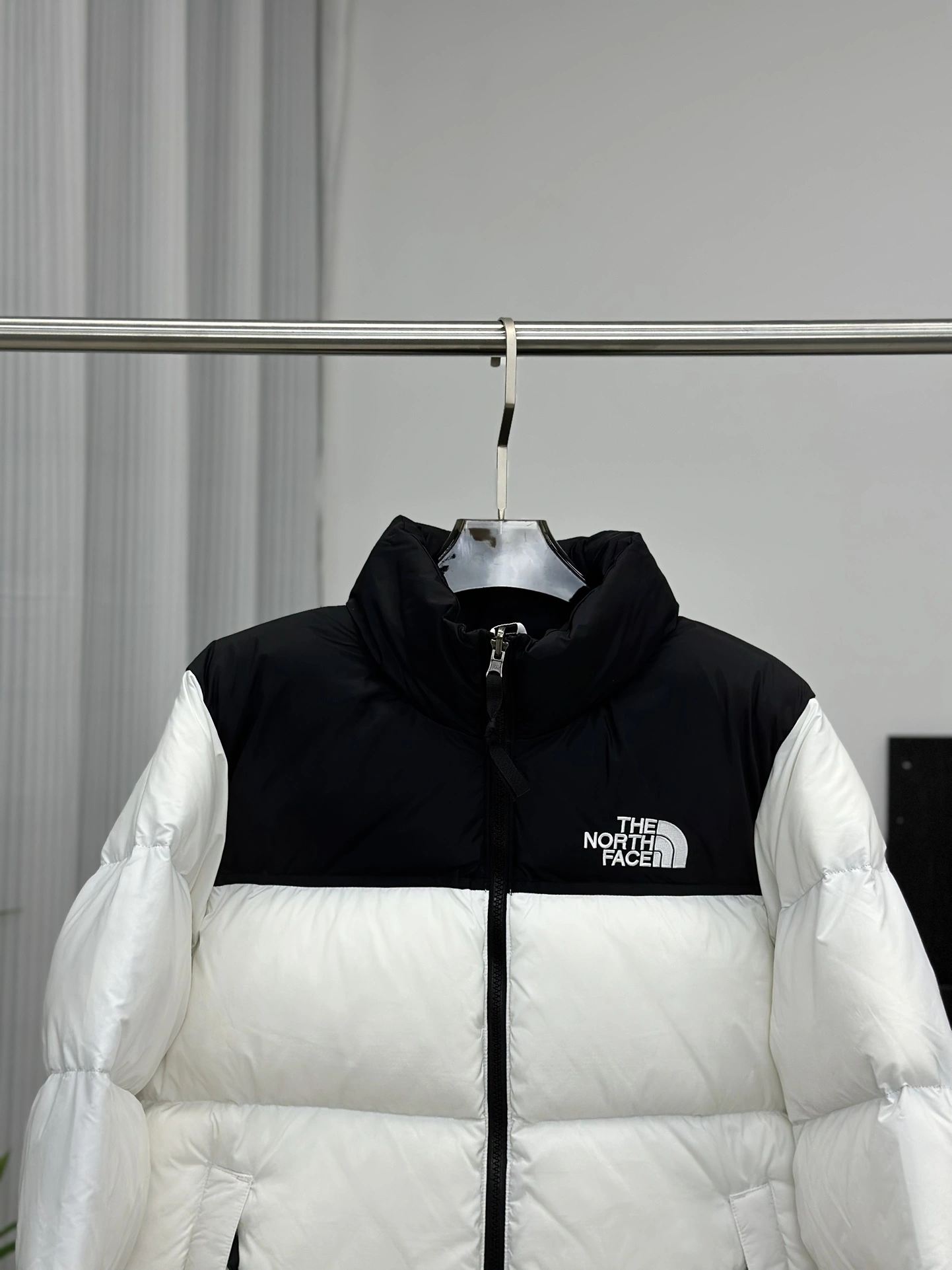 The North Face Down Jackets HighQuality 173162