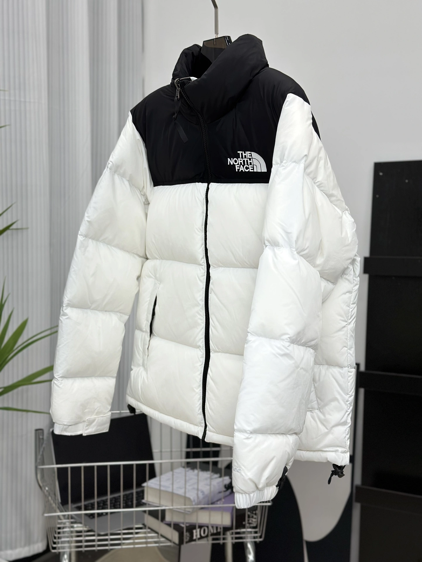 The North Face Down Jackets HighQuality 173162