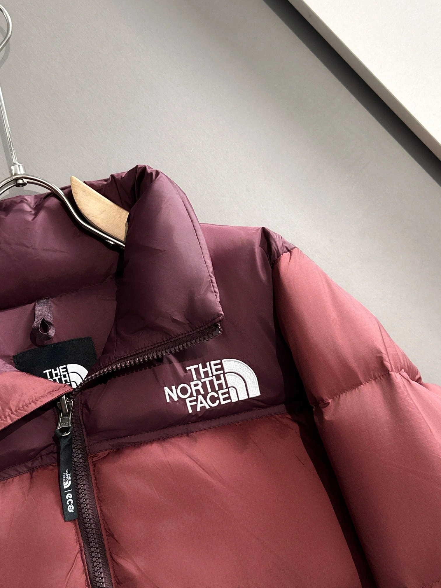 Snug The North Face Down Jackets 173148