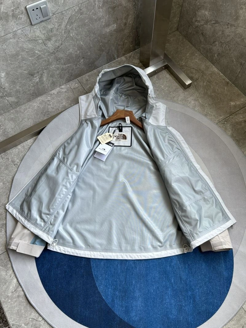 Breathable The North Face Outwear 173044
