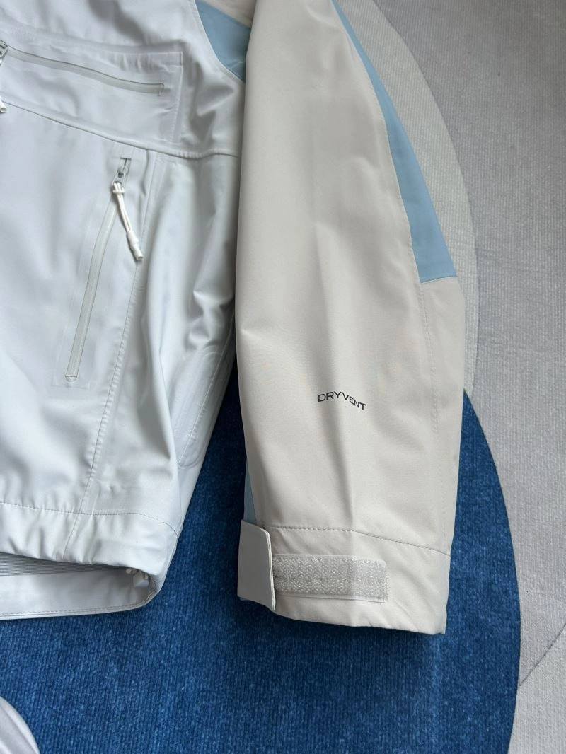 Breathable The North Face Outwear 173044