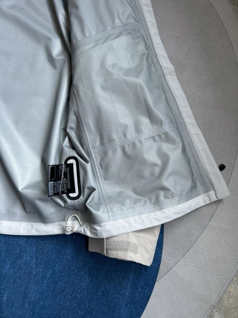 Breathable The North Face Outwear 173044
