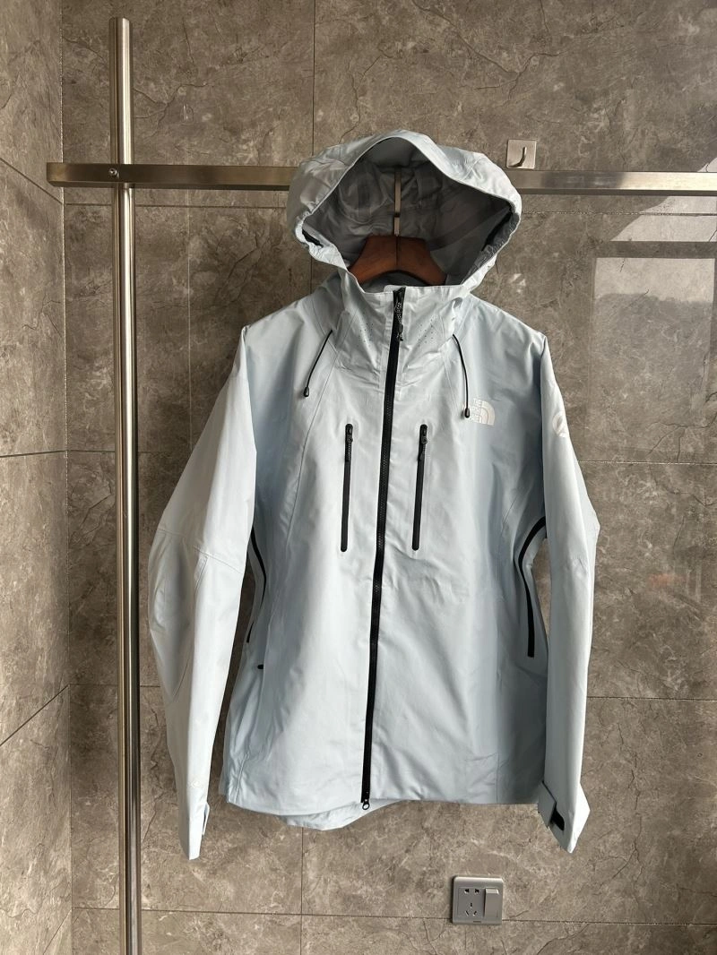 OdorResistant The North Face Outwear 173045