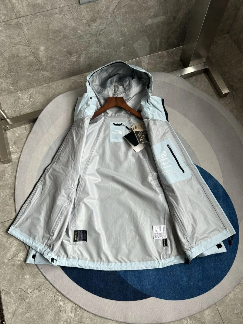OdorResistant The North Face Outwear 173045