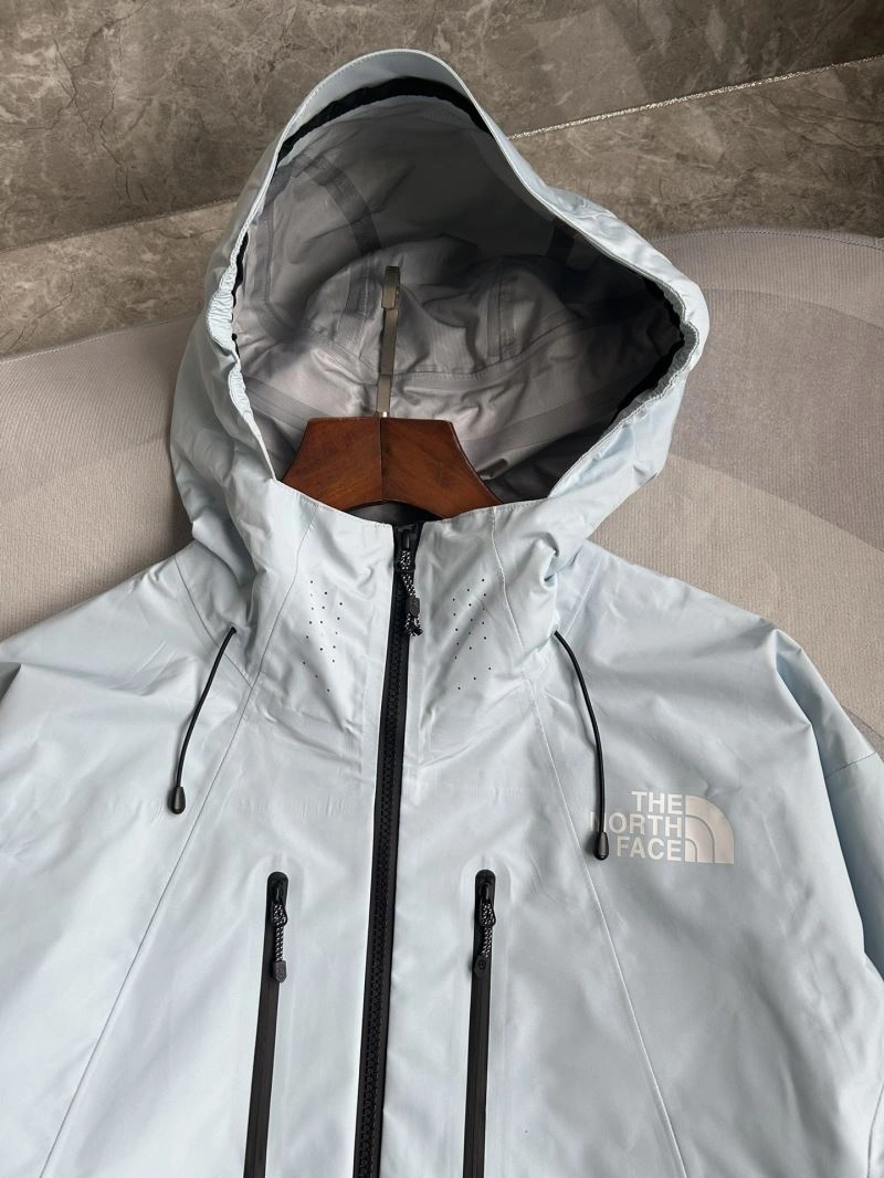 OdorResistant The North Face Outwear 173045