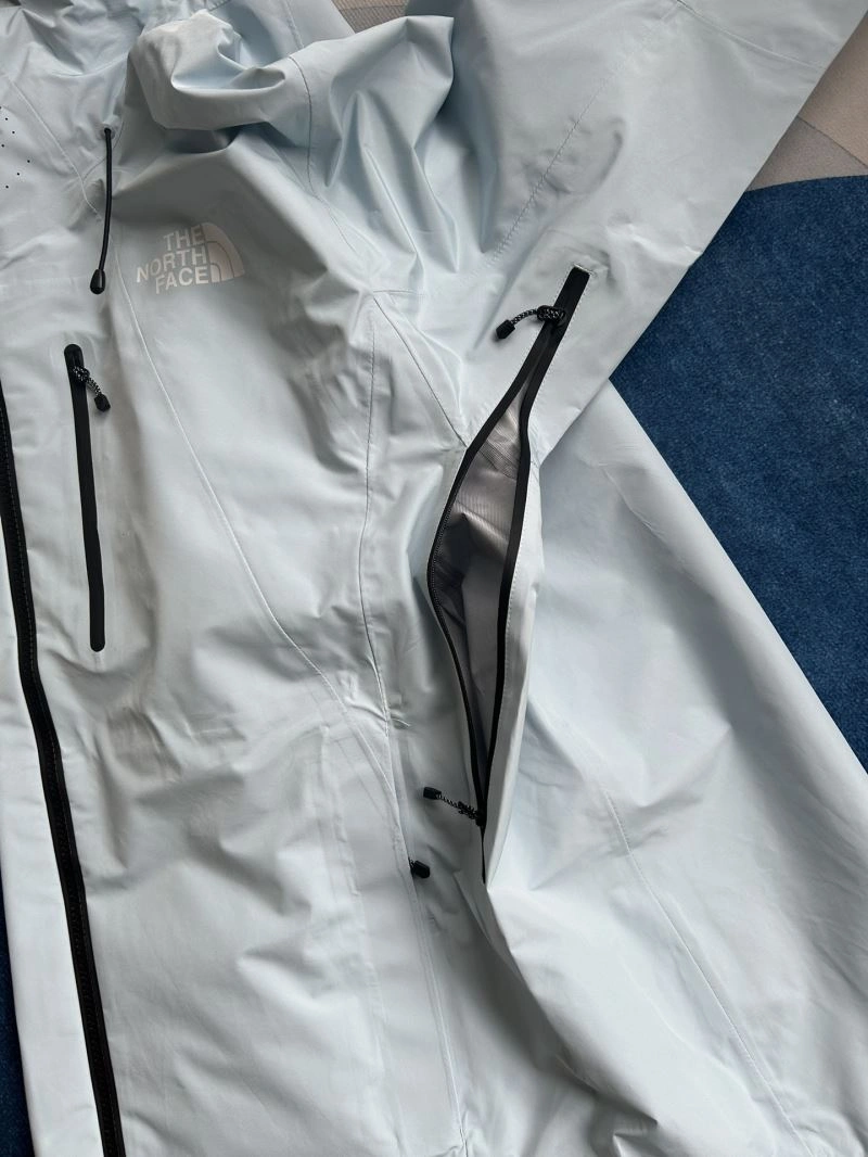 OdorResistant The North Face Outwear 173045