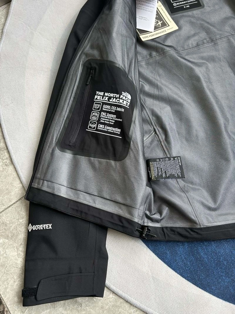 Sporty The North Face Outwear 173041