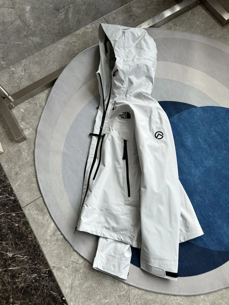 FashionForward The North Face Outwear 173039