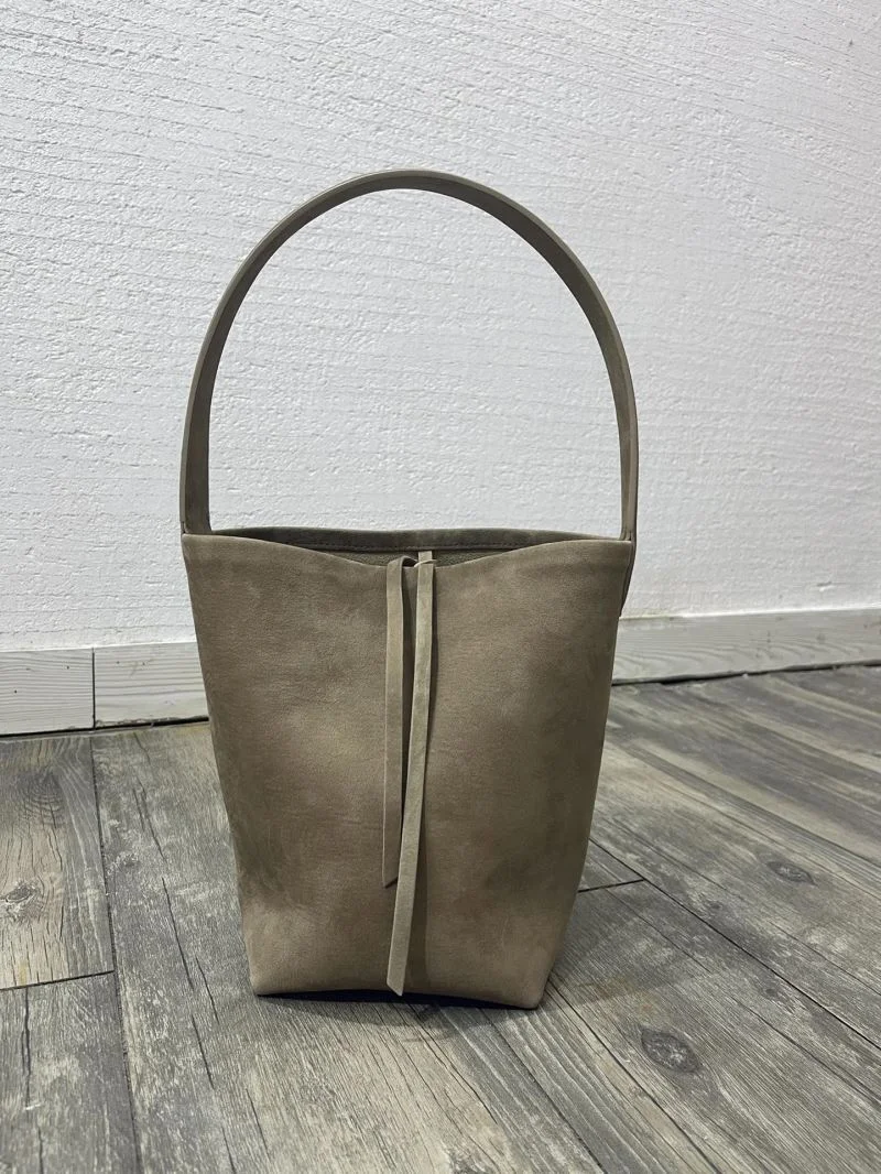 EasyMatch The Row Bucket Bags 45605