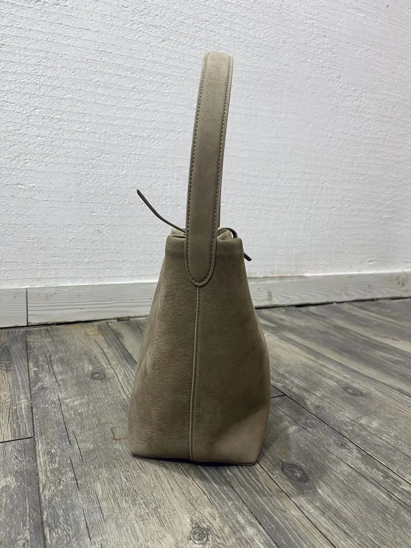 EasyMatch The Row Bucket Bags 45605