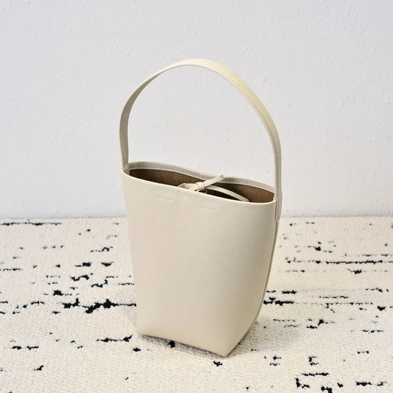 The Row Bucket Bags Lightweight 45632