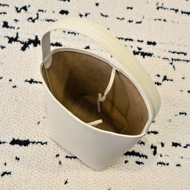The Row Bucket Bags Lightweight 45632
