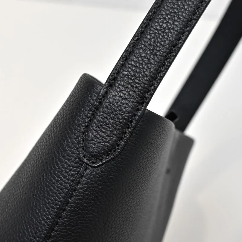 Unisex The Row Bucket Bags 45427