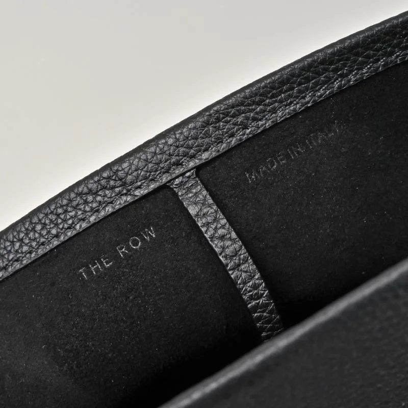 Unisex The Row Bucket Bags 45427