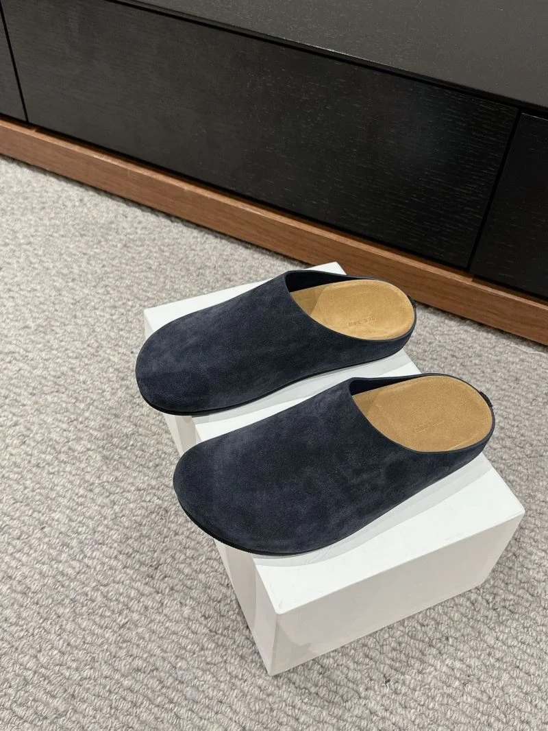 The Row Sandals UrbanStyle 11180