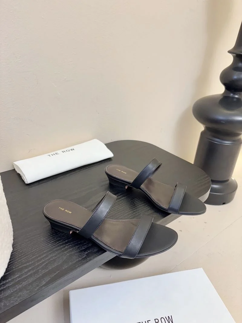 The Row Sandals Minimalist 8906