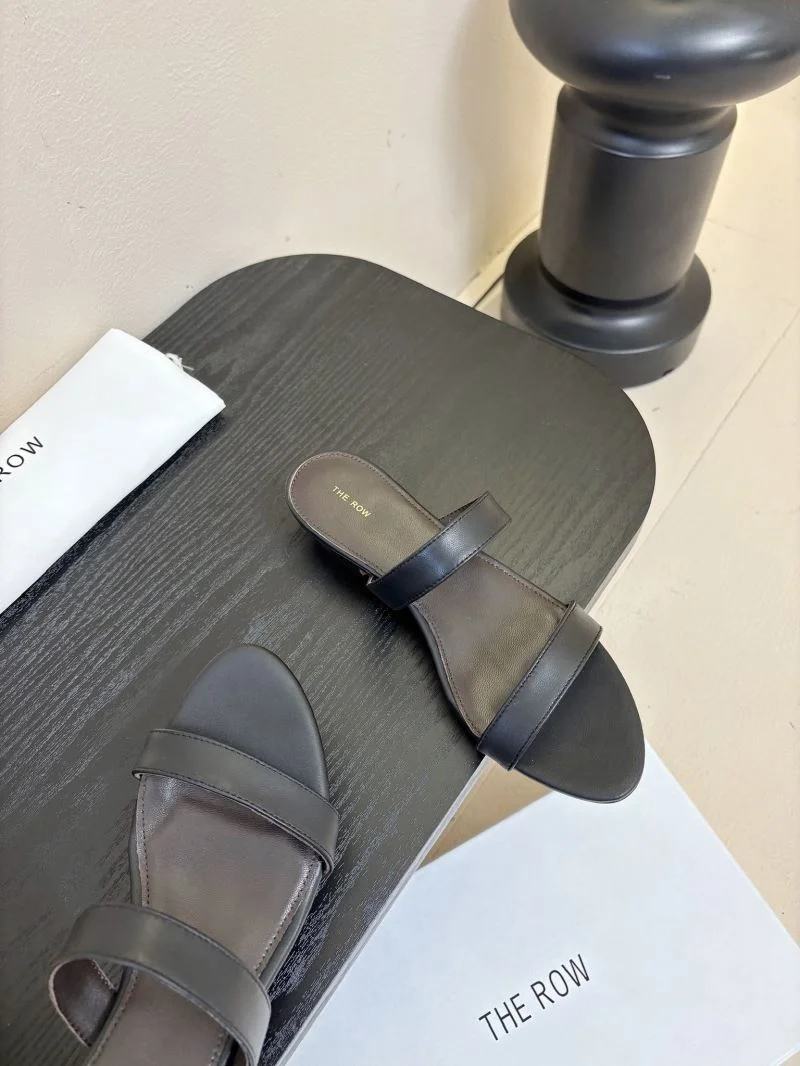 The Row Sandals Minimalist 8906