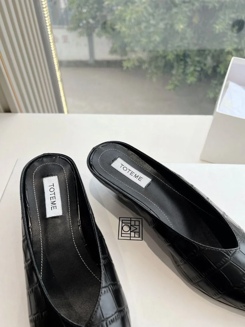 Cozy The Row Sandals 8893