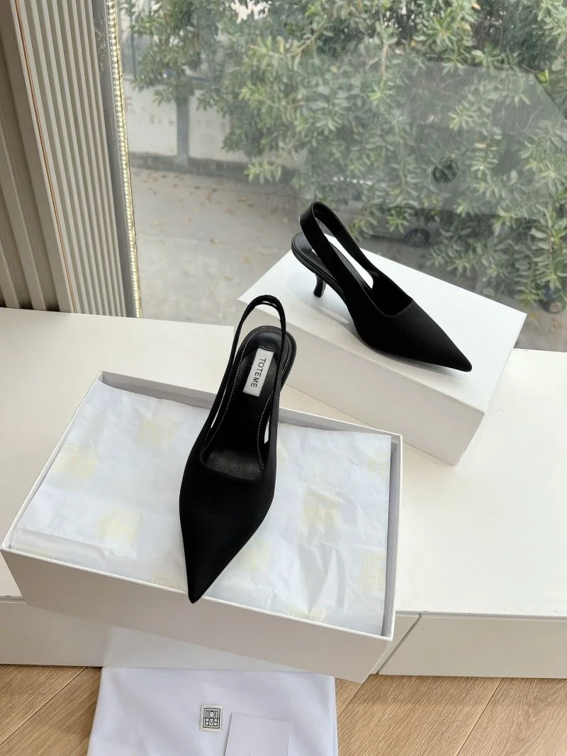 The Row Sandals EyeCatching 8880