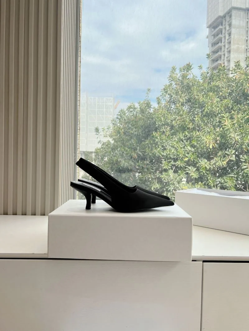The Row Sandals EyeCatching 8880