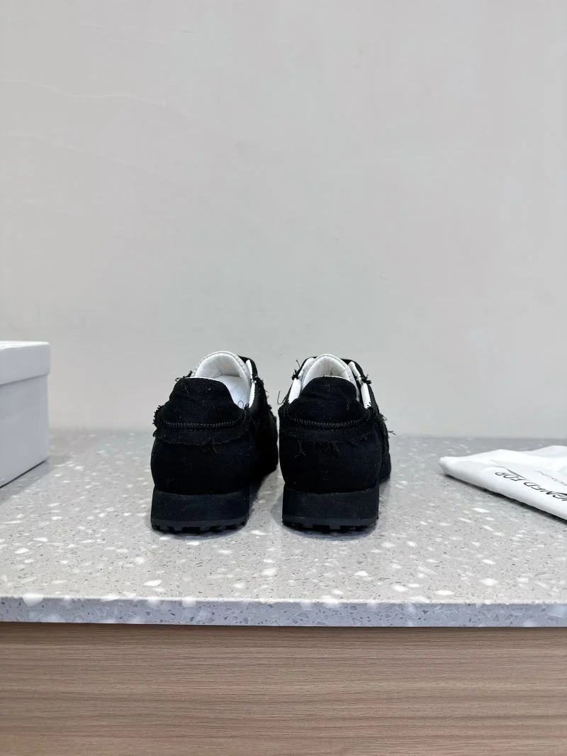 Sporty The Row Shoes 7202