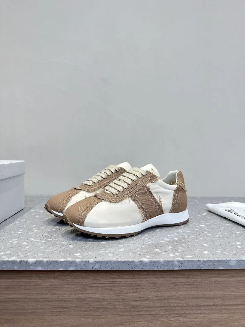 The Row Shoes FastDry 7210